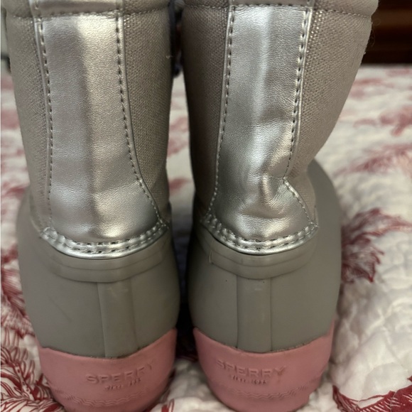 Sperry waterproof grey/silver boots, used 1 time , in perfect condition - Picture 3 of 5